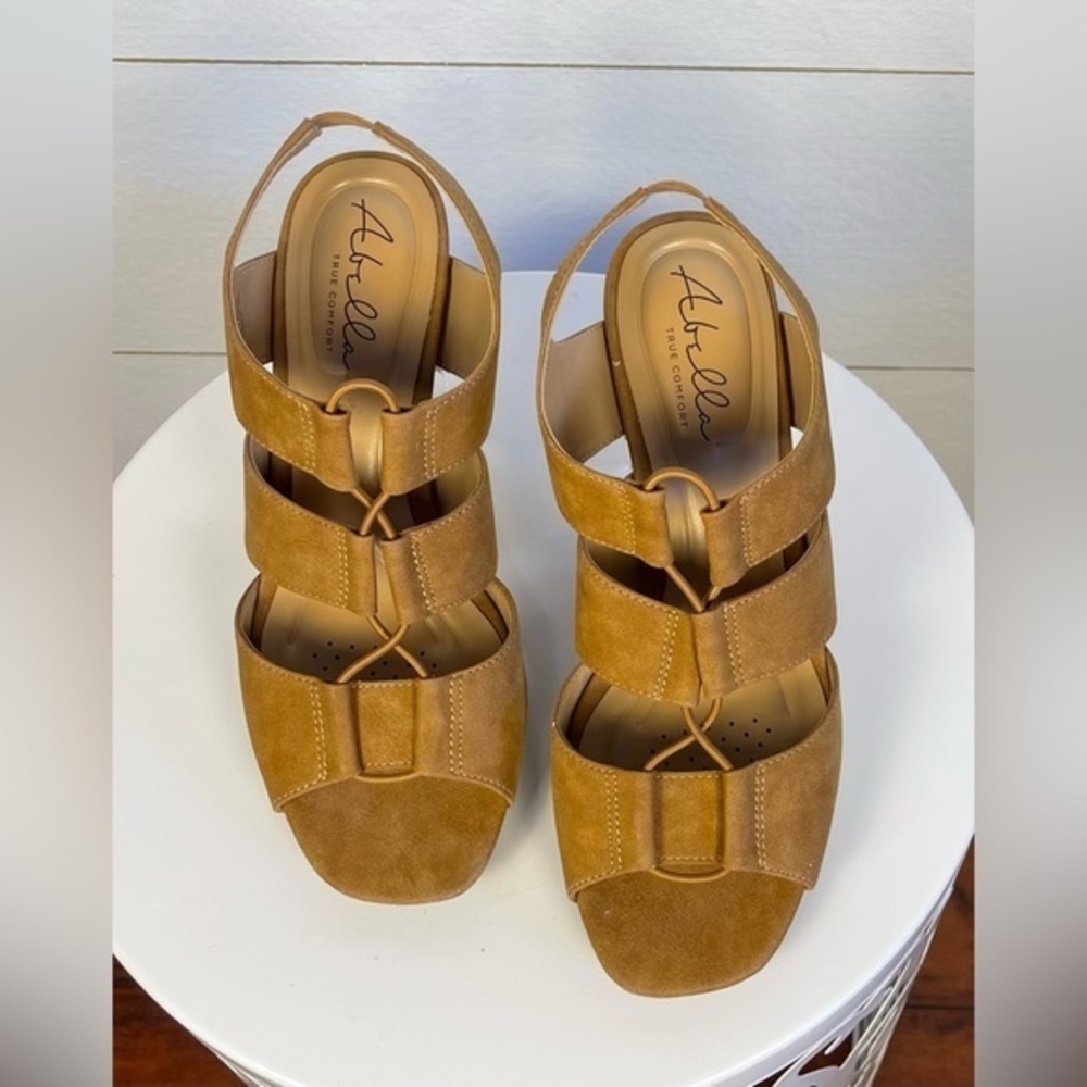 Abella Brown Chunky Heel Sandals Size 9